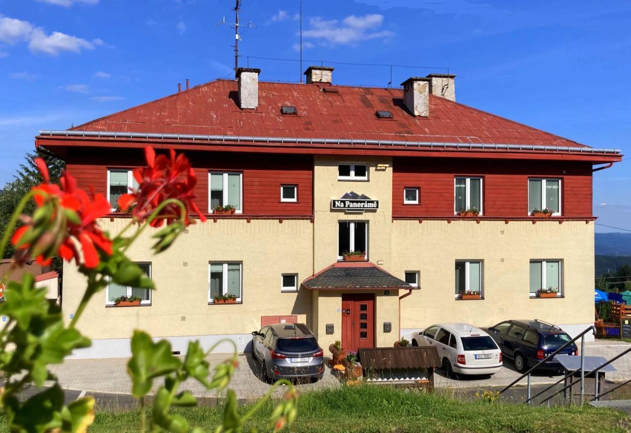 Hotel Prazdninovy Dum Na Panorame à Jáchymov Extérieur photo