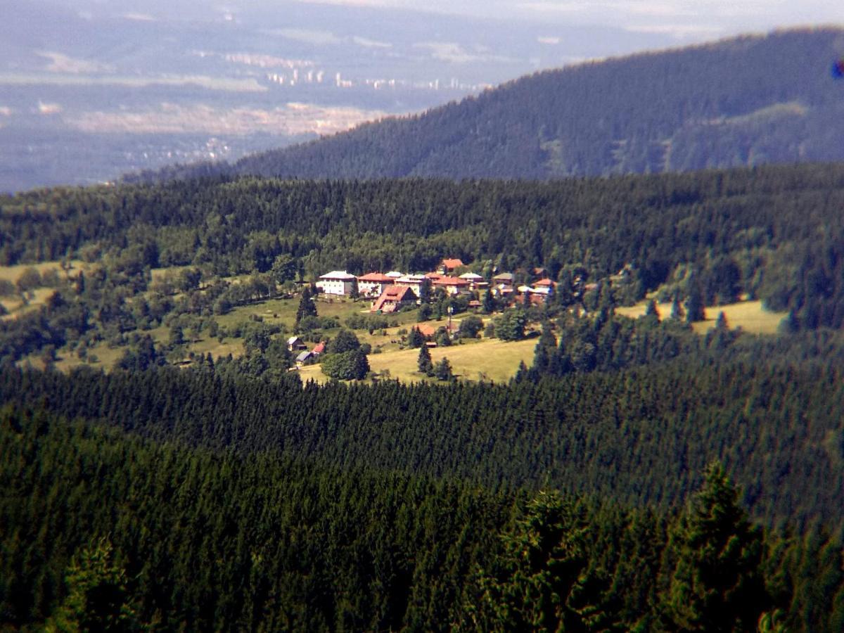 Hotel Prazdninovy Dum Na Panorame à Jáchymov Extérieur photo